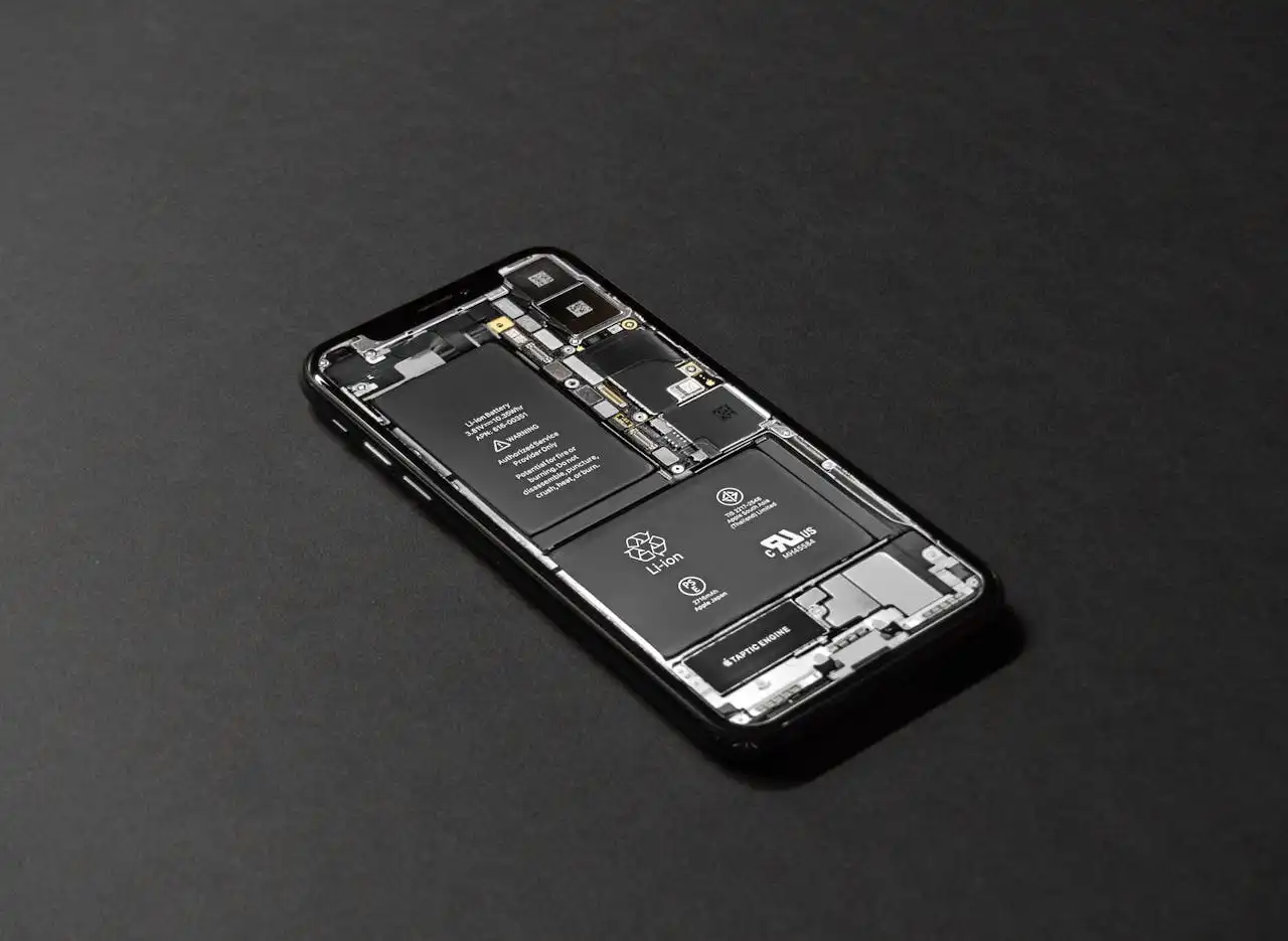 Read more about the article iPhone Battery Health Tips: How to Extend Battery Life on iOS Devices